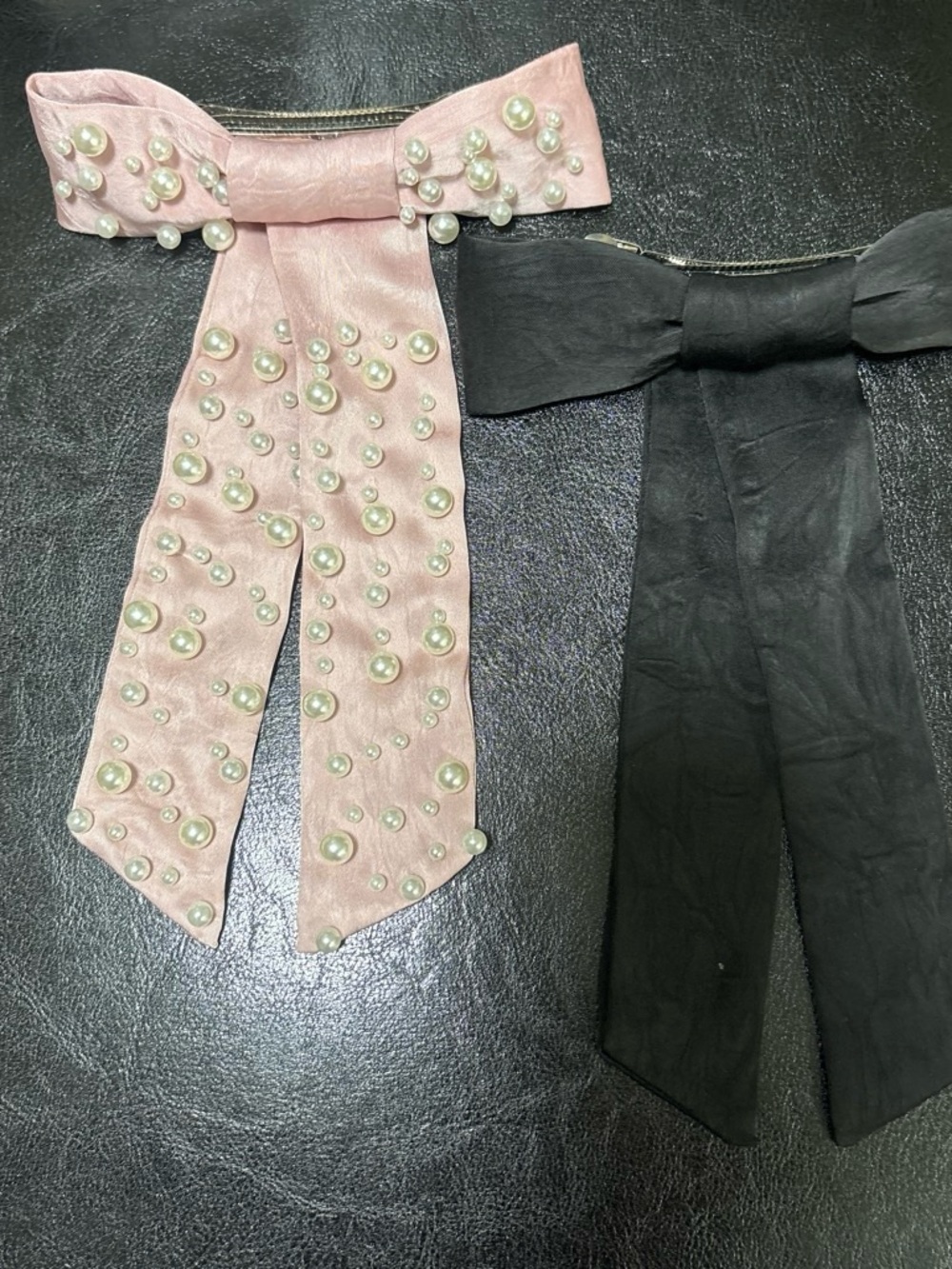 Pearl-Embellished Pink Bow Hair Clip